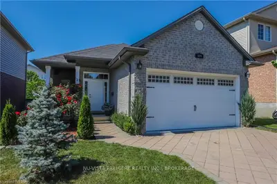 574 KOKANEE Road, London North, ON N5X 4K2
