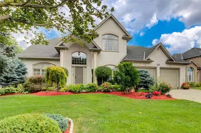 56 GLENRIDGE Crescent, London North, ON N6G 4W6