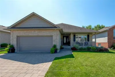 293 DERUITER Drive, Strathroy-Caradoc, ON N7G 4L5