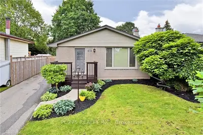 40 TOULON Crescent, London East, ON N5V 1J5