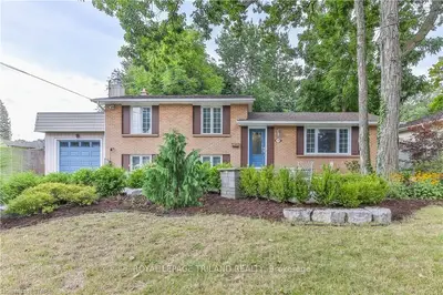 1380 LOLA Street, London South, ON N6K 2G3