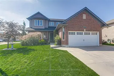 285 DERUITER Drive, Strathroy-Caradoc, ON N7G 4H8
