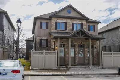 3200 SINGLETON Avenue 8, London South, ON N6L 0C7