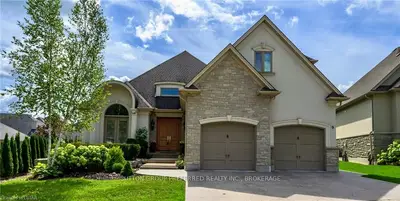 1515 SHORE Road 9, London South, ON N6K 5B7