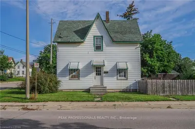 2 Elgin Street, Tillsonburg, On N4g 1w4