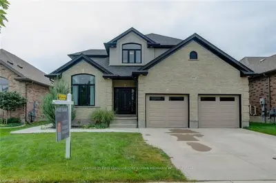 990 MEDWAY PARK Drive, London North, ON N6G 0E4