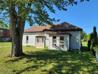 151 PEARL Street, Lambton Shores, ON N0M 2N0