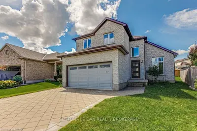 967 ROULSTON Crescent, London North, ON N6H 0E7