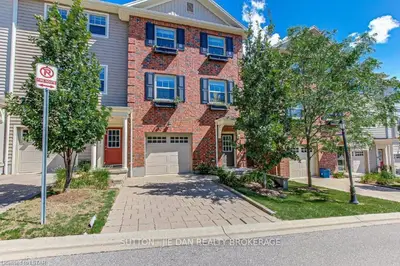 1850 BEAVERBROOK Avenue 9, London North, ON N6H 0G7