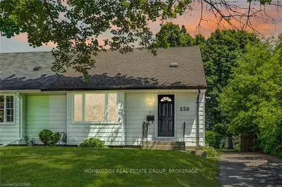250 PAARDEBERG Crescent, London East, ON N5Y 1B8
