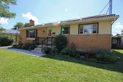 39 FRONTENAC Road, London South, ON N5Z 3Y4