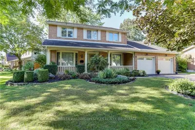 9 SUMMERDALE Crescent, London South, ON N6K 4C3