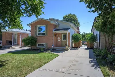 171 OLYMPIC Crescent, London North, ON N6G 3P4