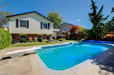 7 ELMGROVE Crescent, London South, ON N6J 3X4