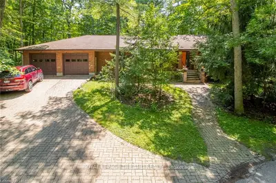 10319 SHERWOOD Crescent, Lambton Shores, ON N0M 1T0