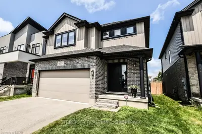 1125 Medway Park Drive, London North, ON N6G 0G1