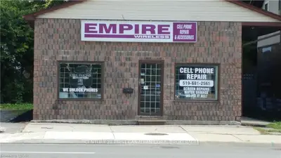 74-80 WHARNCLIFFE Road, London South, ON N6J 2K1