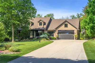 1382 CORLEY Drive, London North, ON N6G 2K4