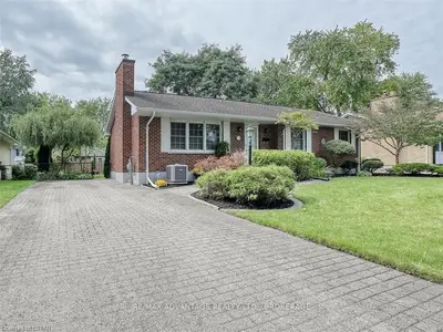 74 MCLEOD Crescent, London North, ON N5X 1S8