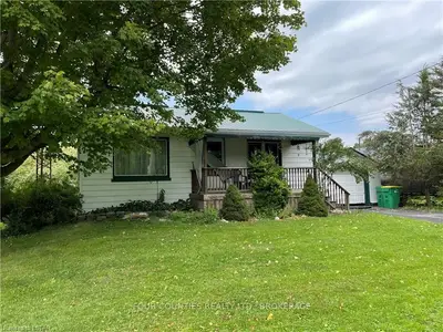 225 HANNAH Street, Southwest Middlesex, ON N0L 2N0