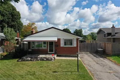 43 VILLENEUVE Crescent, London East, ON N5V 1M7