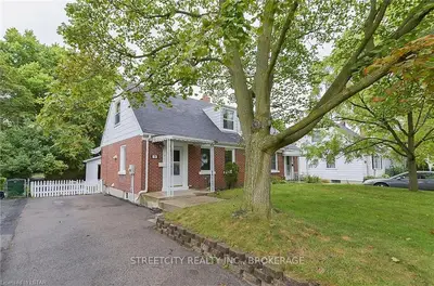 70 APELDOORN Crescent, London East, ON N5Y 2B2