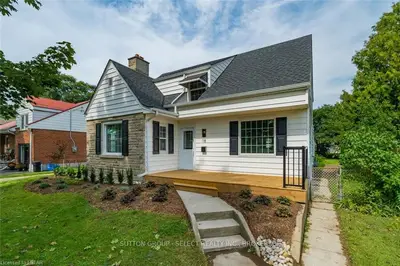 18 BROADWAY Avenue, London South, ON N6P 1G2