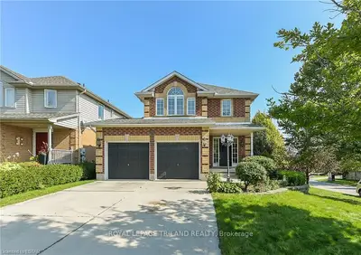 896 CRESTHAVEN Crescent, London South, ON N6K 4W1