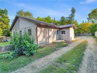 9690 IPPERWASH Road, Lambton Shores, ON N0N 1J3