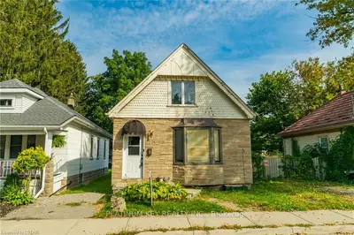 9 MOUNT PLEASANT Avenue, London North, ON N6H 1C8
