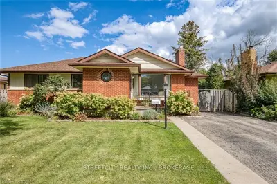 78 TEWKSBURY Crescent, London East, ON N5V 2M8