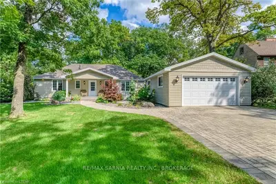 7908 KATHARINE Crescent, Lambton Shores, ON N0M 2L0