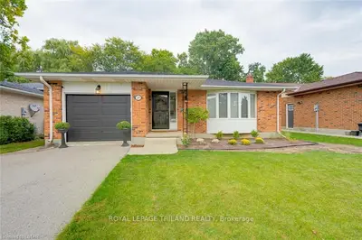 27 Woodborough Street, London North, On N6h 4r3