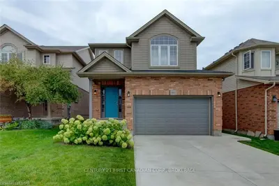 1860 COULDRIDGE Way, London North, ON N6G 0L6