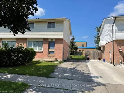 12 ROSAMOND Crescent, London South, ON N6E 2M8