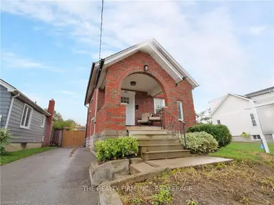 51 LAMBETH Avenue, London South, ON N6C 2L3