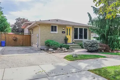 138 NICHOLAS Crescent, London South, ON N6E 2E9
