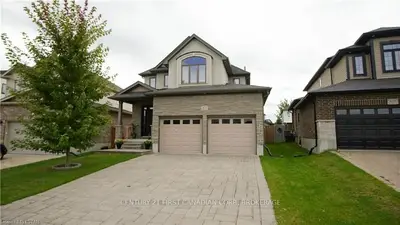 1674 BEAVERBROOK Avenue, London North, ON N6H 0E3