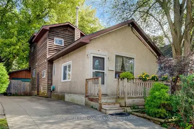 32 BOULLEE Street, London East, ON N5Y 1T4