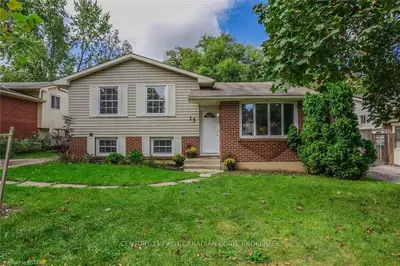 13 SANDALWOOD Crescent, London North, ON N6G 2Z6