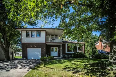 296 HELEN Drive, Strathroy-Caradoc, ON N7G 3M3