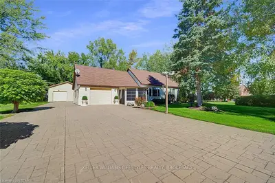 4532 LONDON Line, Plympton-Wyoming, ON N0N 1T0