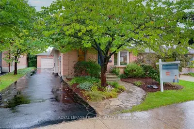 23 Dundee Court, London South, ON N6C 5E4