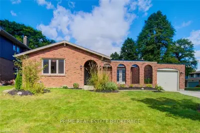 73 GRAND VIEW Crescent, London South, ON N6K 2Y3