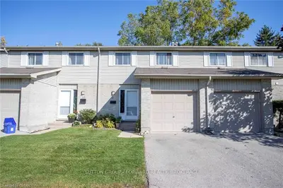 30 Clarendon Crescent 21, London South, ON N6C 5Y1