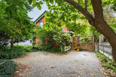 234/236 SOUTH Street, London East, ON N6B 1B4