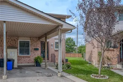 160 CONWAY Drive 23, London South, ON N6E 3M6