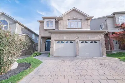 1147 OAKCROSSING Road, London North, ON N6H 0E9