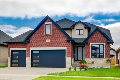 6447 Storey Chase, London South, ON N6P 0G3