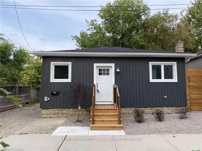 7 HENRY Street, London East, ON N6B 2L6